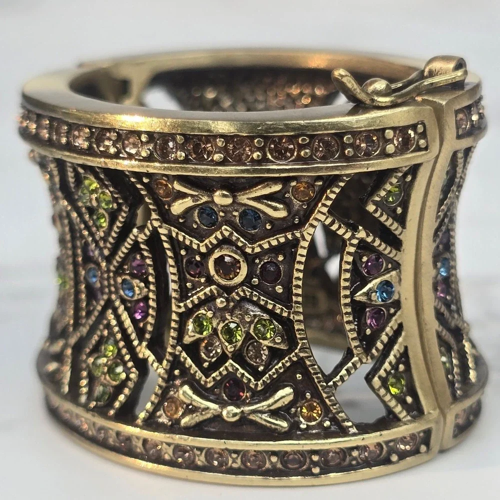 Rare Heidi Daus Signed Crystal Scarf Ring Buckle Hinged Art Deco Gold Tone